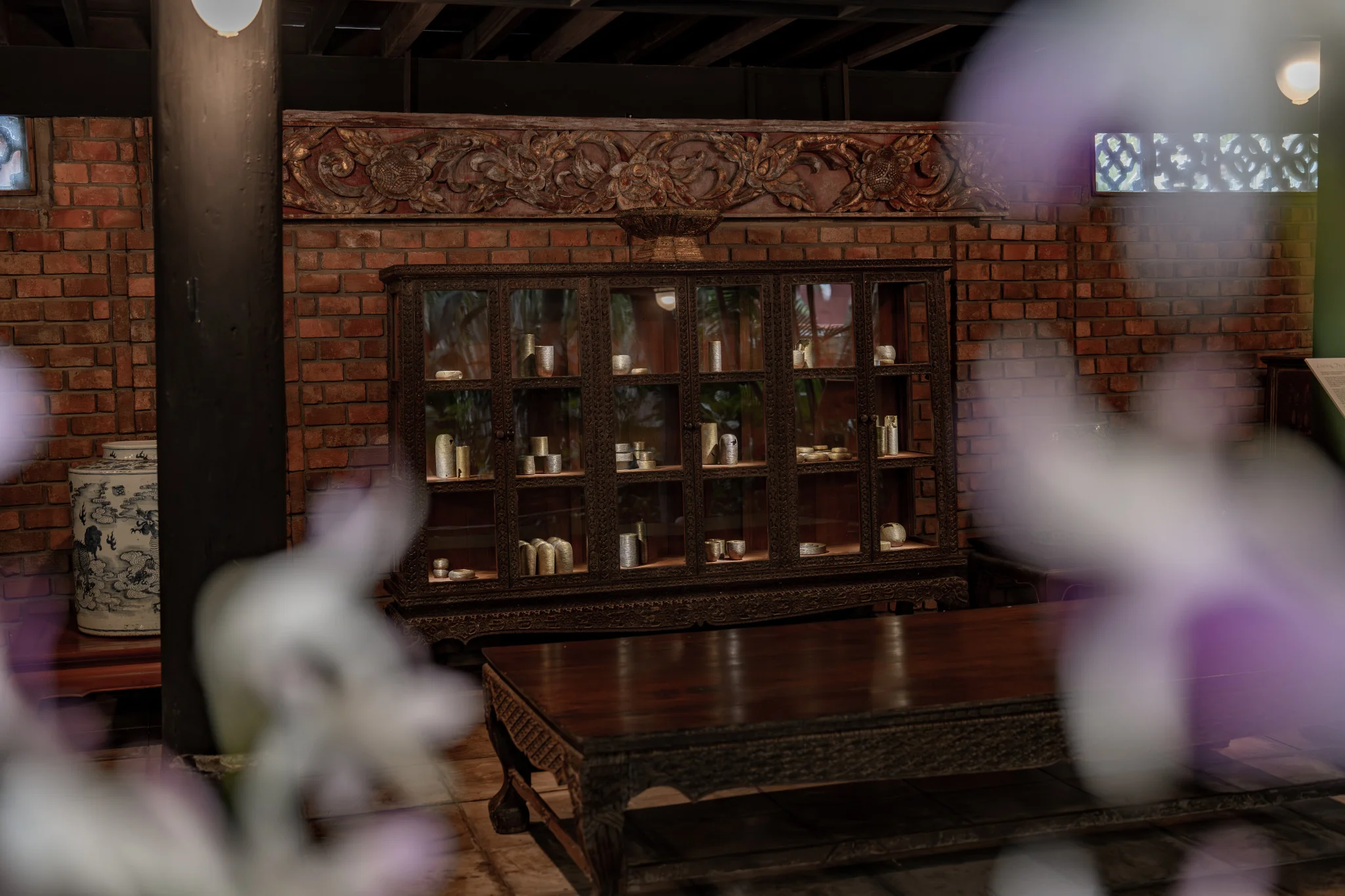 Rudee Tancharoen, Untitled, 2021. Installation view of Living in an Elastic Time, 2026, at the The Jim Thompson House Museum. Photo credit: Marisa Srijanpleang.