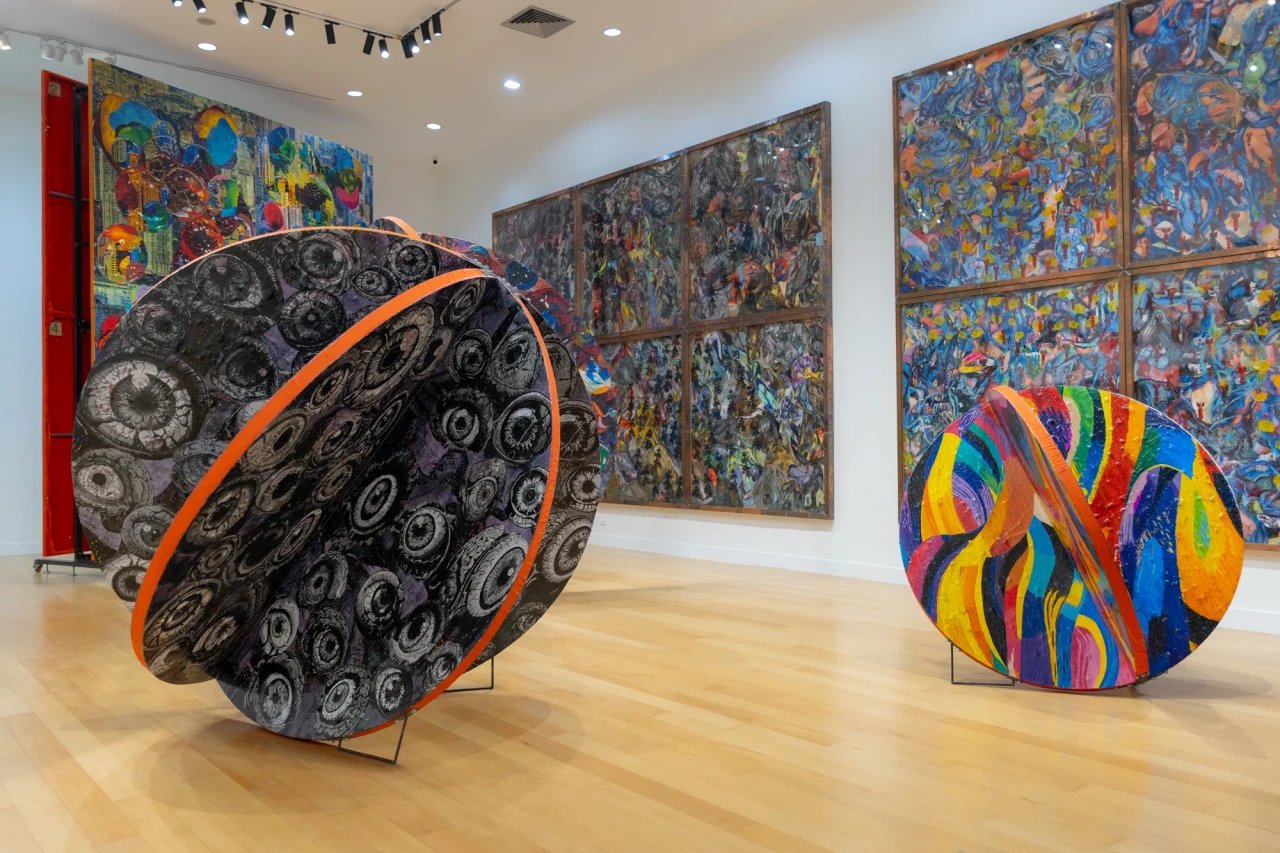 Thasnai Sethaseree (Thailand), The Tower of Bubbles, 2565-2568. Installation view at Bangkok Art and Culture Centre.