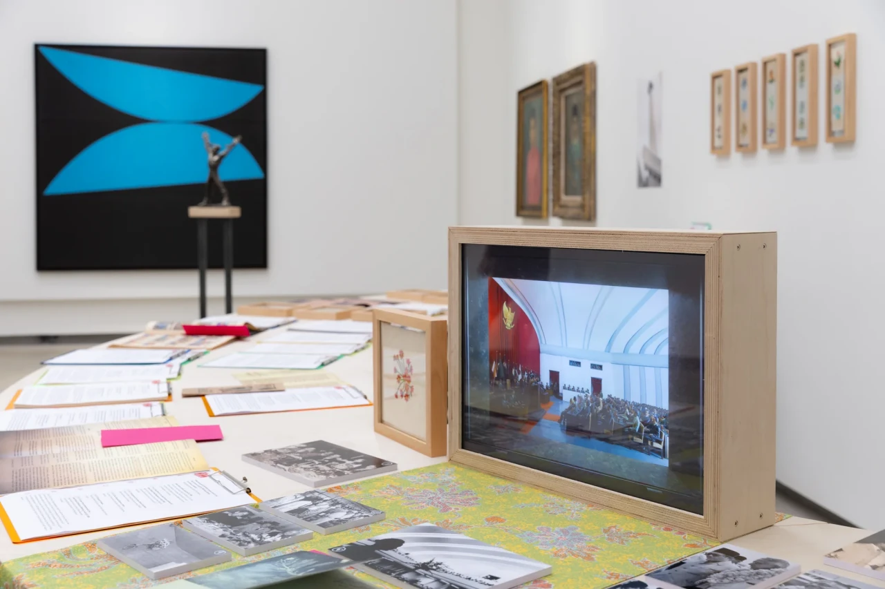 Hyphen – by Grace Samboh, with Andri Setiawan, and Rachel K. Surijata (Indonesia), A roundabout: Blooming mementos, towards monument, 2025. Installation view at The Jim Thompson Art Center.