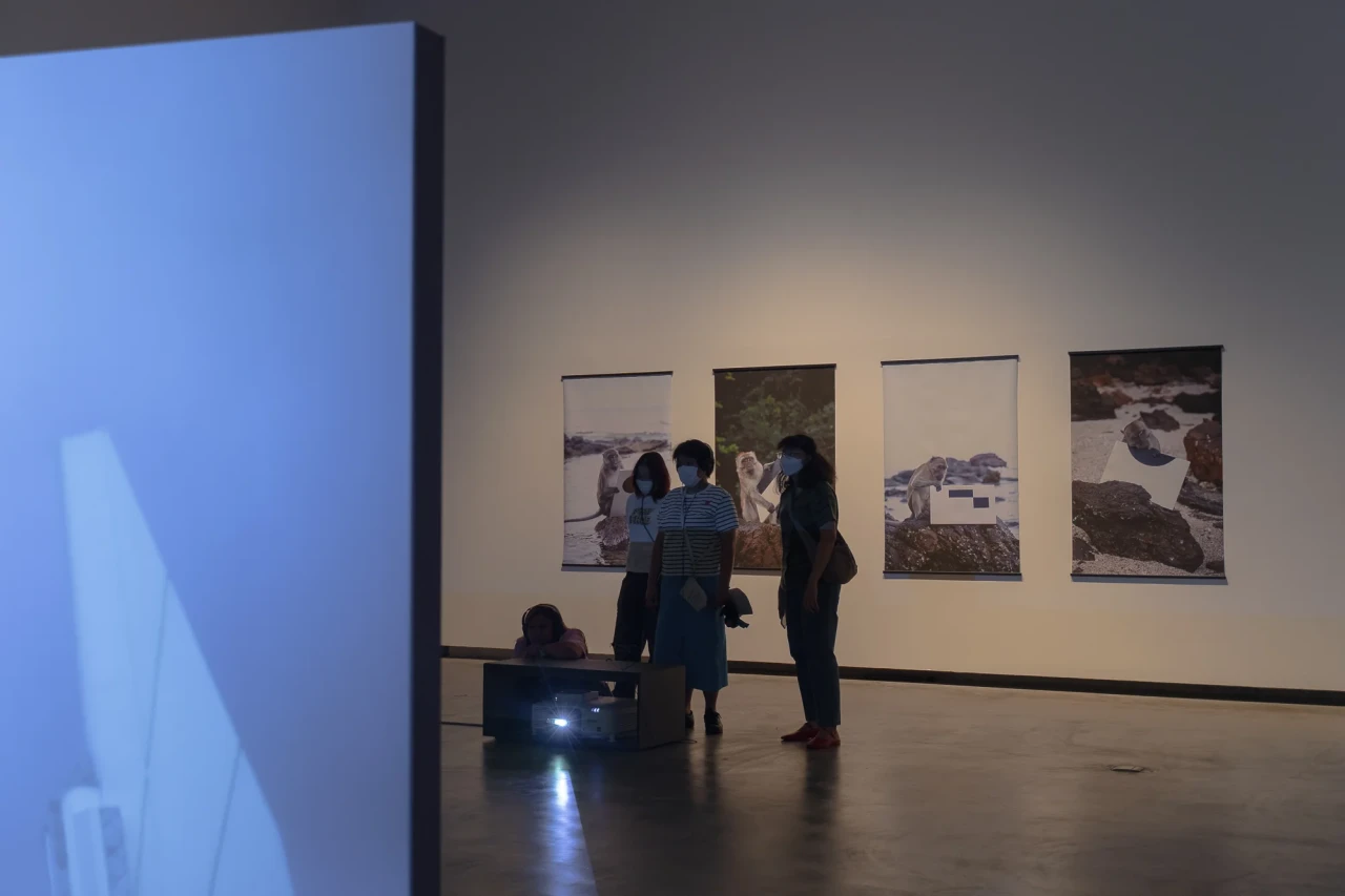 Evolving around the idea of the utopian, the works presented in the exhibition act as projection screens that invite to think about possible alternatives